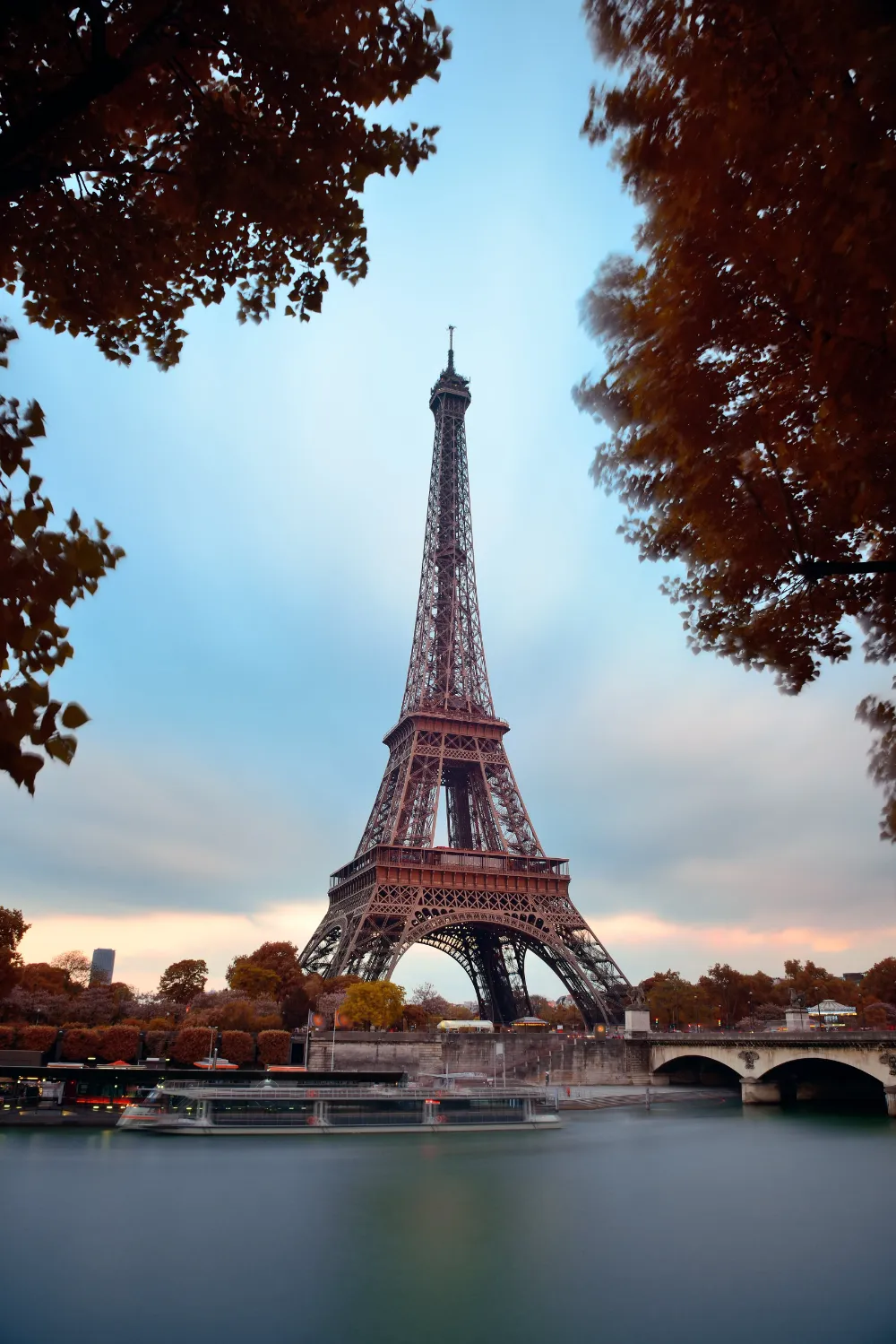 Paris destination slide