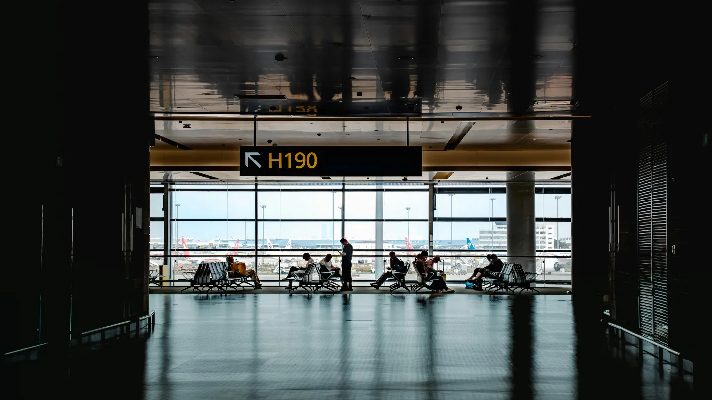 Exploring Heathrow Airport: Food, Shopping, and Terminal Guide